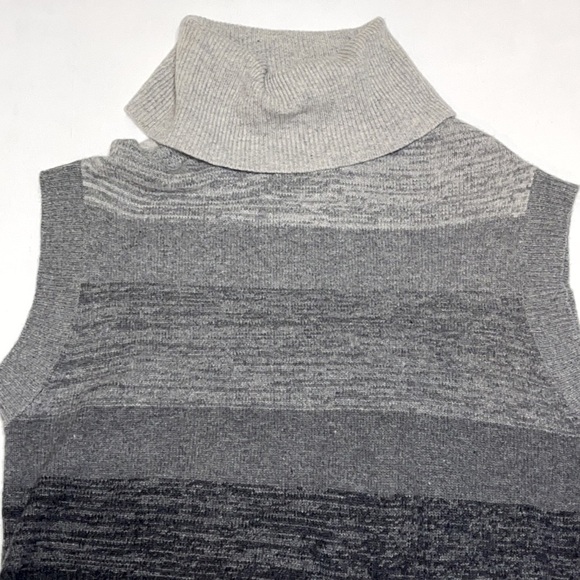 BCBGMAXAZARIA Turtleneck Wool Cashmere Sweater - Picture 2 of 10